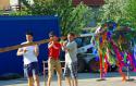 Hradištskí športovci stavajú mája Hradištskí športovci stavajú mája
