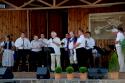 Ján Esse-bývalý pedagóg a jeden zo zakladateľov SZUŠ v Hradišti, príjma gratulaciu pri príležitosti životného jubilea 70 rokov od p. Jána Jamrišku, tajomníka ZDHS, a od svojích priateľov. Ján Esse-bývalý pedagóg a jeden zo zakladateľov SZUŠ v Hradišti, príjma gratulaciu pri príležitosti životného jubilea 70 rokov od p. Jána Jamrišku, tajomníka ZDHS, a od svojích priateľov.