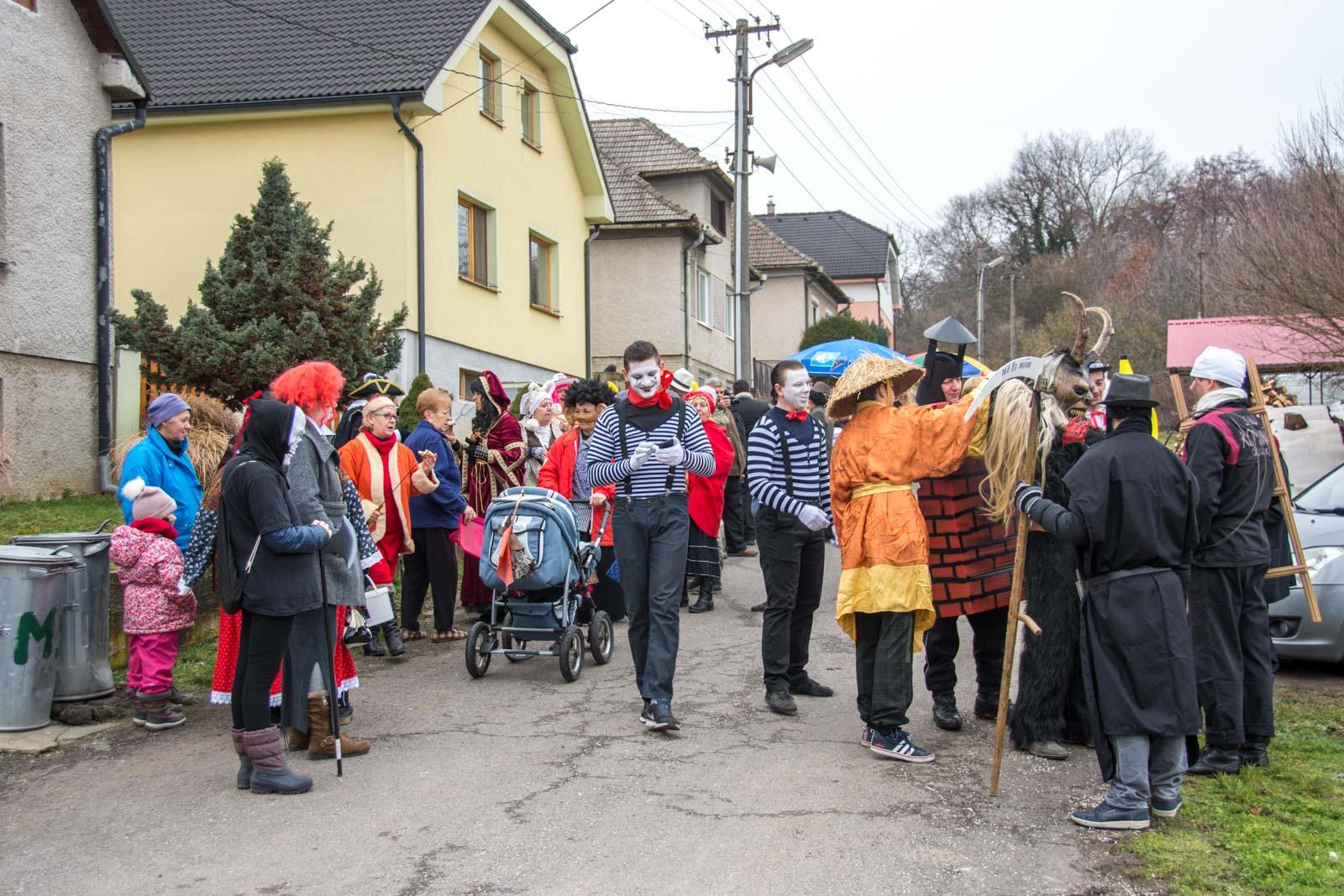 Fotogaléria Fašiangový sprievod masiek 3.2.2018 (59) Fašiangový sprievod masiek 3.2.2018